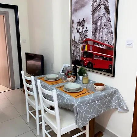 Larnaca Beach Apartment Apartamento Lárnaca