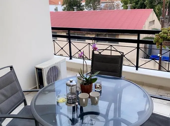 Larnaca Beach Apartment דירה *